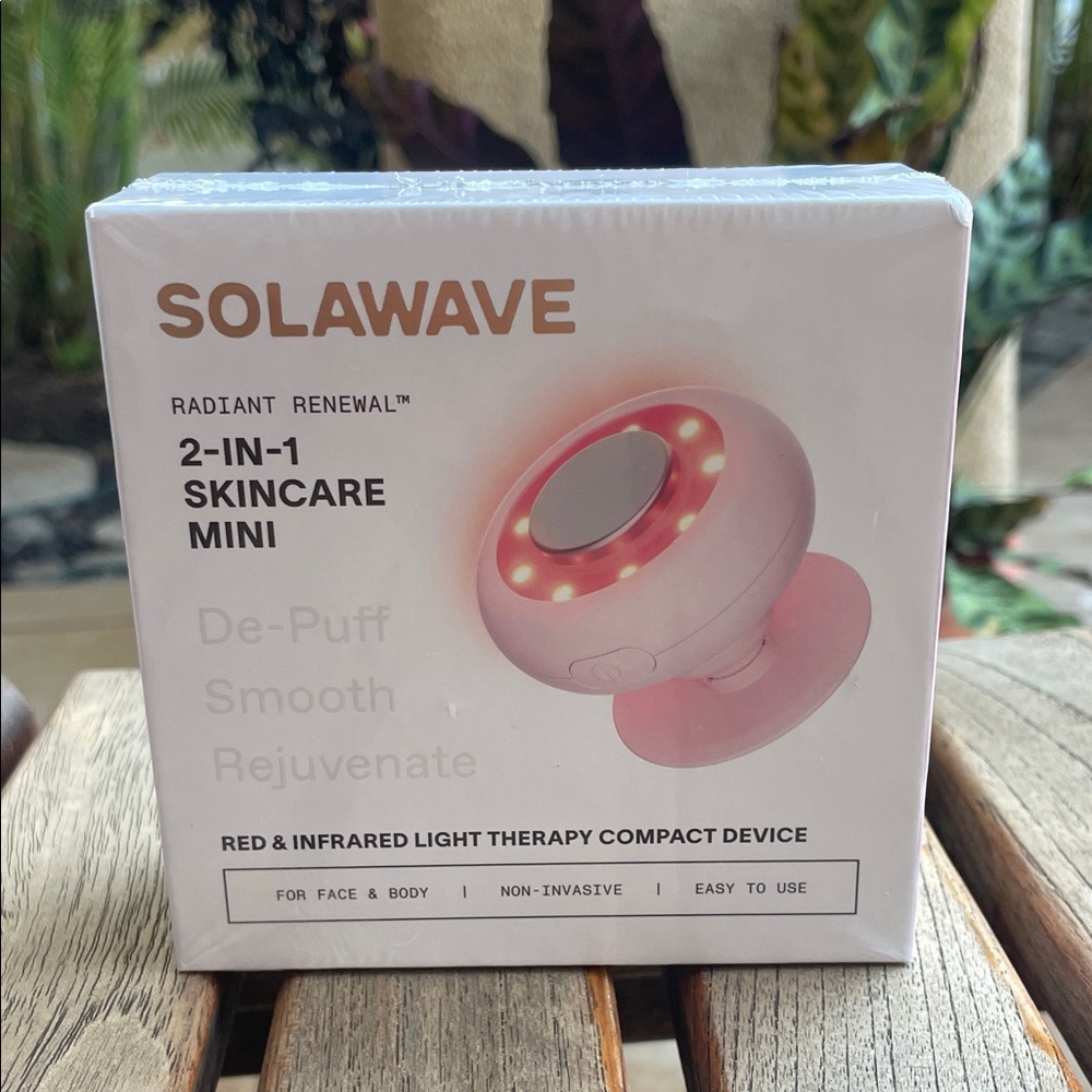 Solawave Radiant Renewal 2-in-1 Skincare Mini